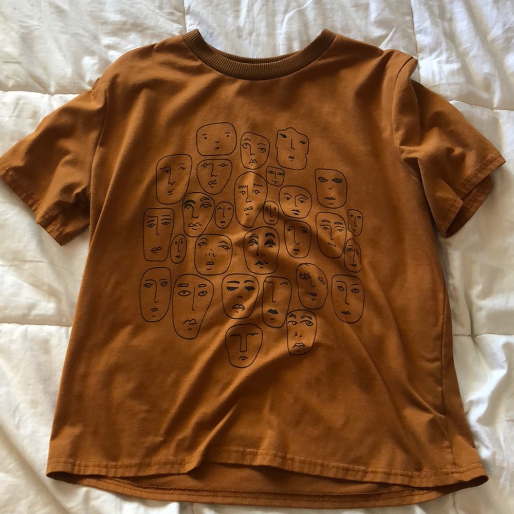 graphic tee
